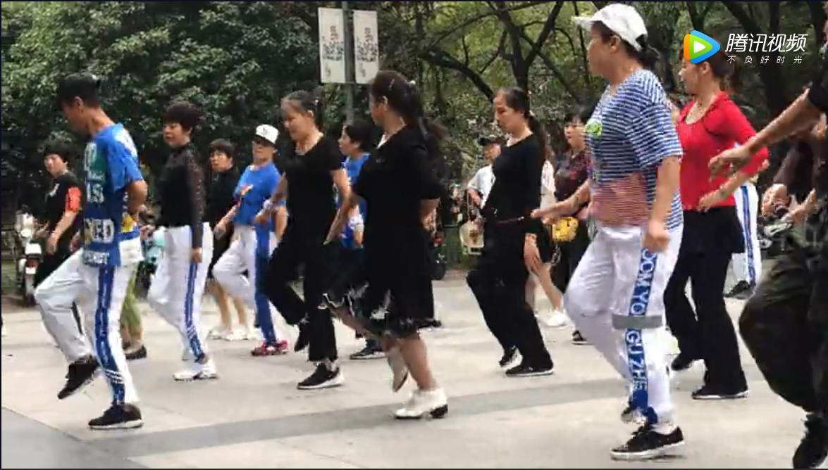  最火懒人散步舞